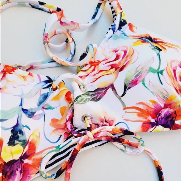 CUPSHE Women's Bikini Set Reversible Lace Up Bikini - Picture 3 of 9